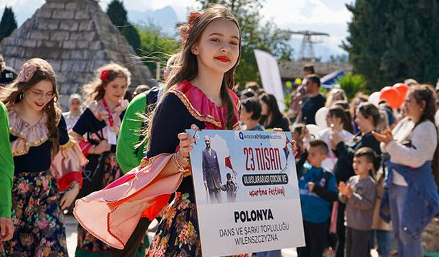 10 ülkeden yaklaşık 300 çocuk Sevgi Korteji’nde