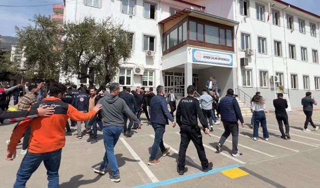 Okul saldırısında ölenler son yolculuğuna uğurlanıyor