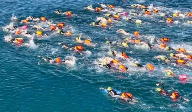 Akdeniz’in kalbinde yüzme şöleni