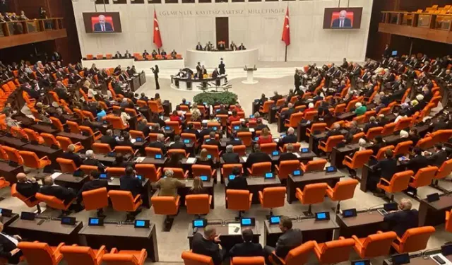 TBMM Genel Kurulu'nda, doğum izni ve sosyal medya düzenlemesi teklifi görüşmeleri