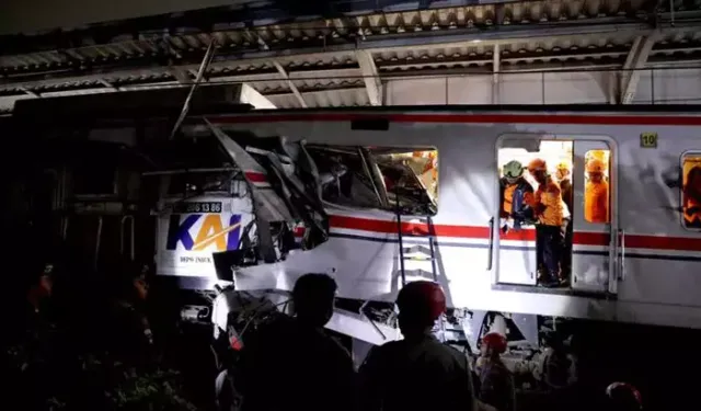 Endonezya'da tren kazası: 14 ölü, 84 yaralı