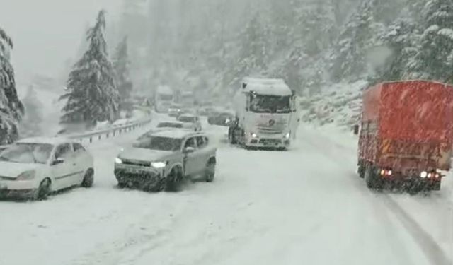 Alacabel'de nisan ayında kar sürprizi