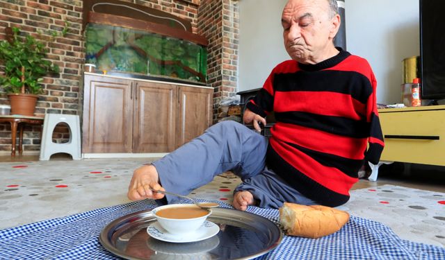 Onu görenler azmine hayran kalıyor