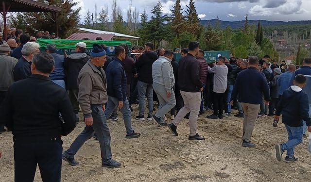 Cenazeler toprağa verildi