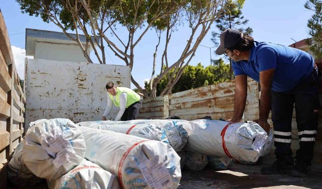 Kumlucalı çiftçilere sera naylonu desteği