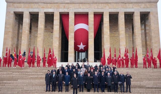 Bakan Tekin, öğrencilerle Anıtkabir’i ziyaret etti