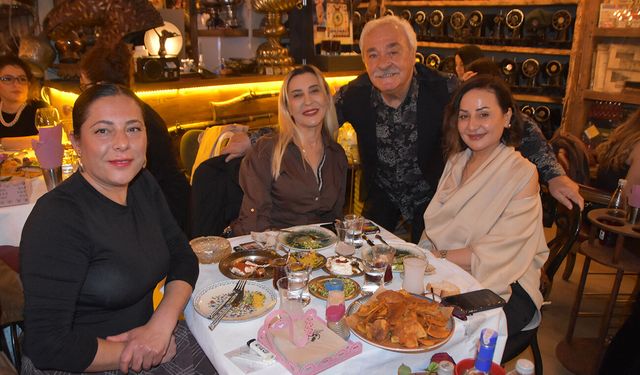 Genco Hayranlarıyla İnkilap'ta