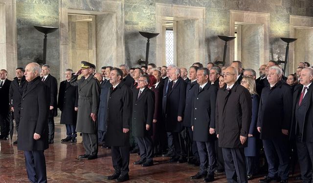 Anıtkabir’de 23 Nisan töreni