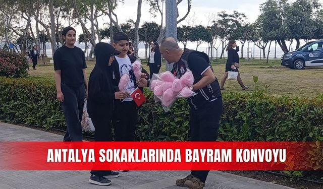 Antalya sokaklarında bayram konvoyu