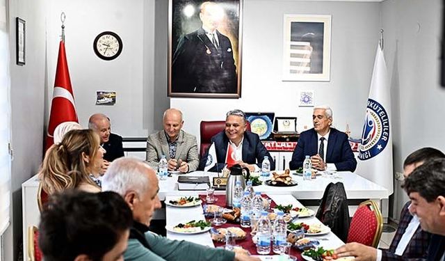 Başkan Uysal Korkutelililerle kahvaltıda buluştu