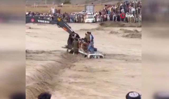 Pakistan'da şiddetli yağışlar 40 can aldı