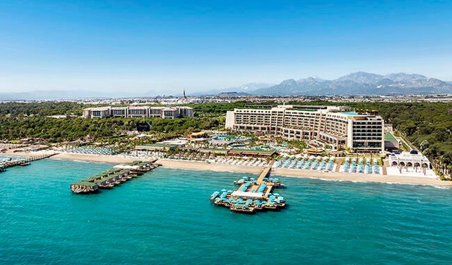 Regnum'da Kenan Doğulu ve Remos ile kutlama