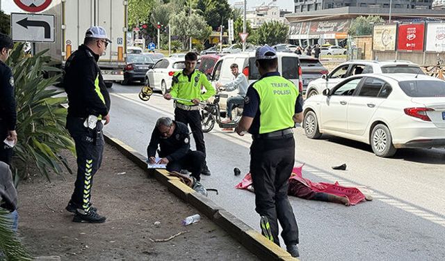 Antalya'da yol kenarında feci ölüm: Mendil satan kadına TIR çarptı