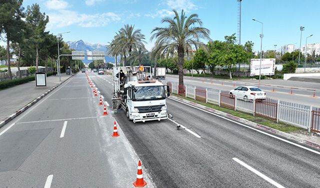 Yüzüncü Yıl Bulvarı'nın asfaltı tamamen yenilendi