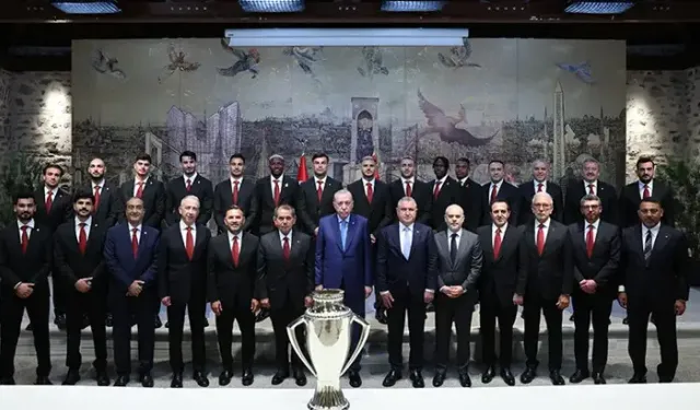 Cumhurbaşkanı Erdoğan, Süper Lig şampiyonu Galatasaray’ı kabul etti