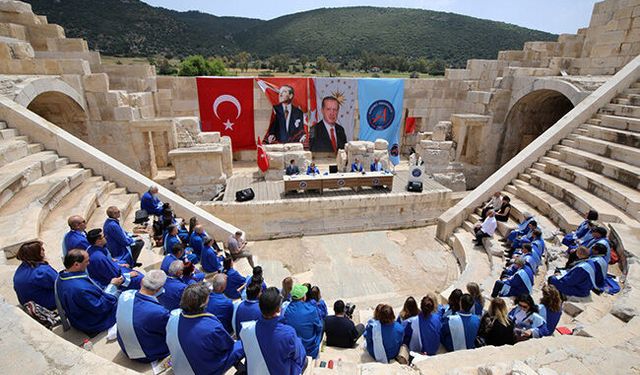 Akdeniz Üniversitesi'nde tarihi oturum