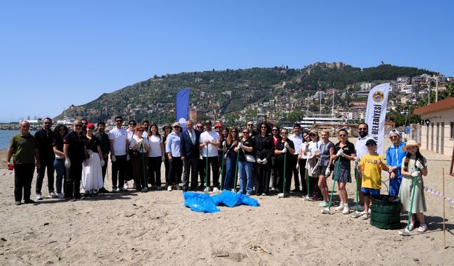 Alanya'nın mavisi için el ele verildi