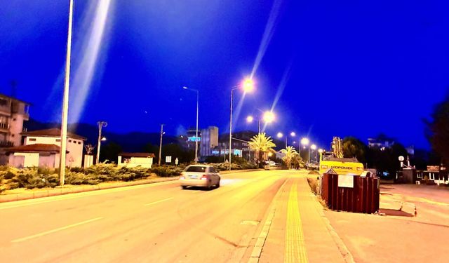 Mersin'de hasarlı yol trafiğe açıldı