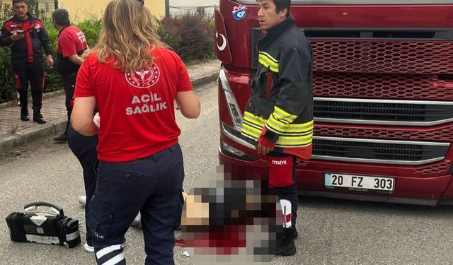 Döşemealtı'nda TIR motosiklete çarptı