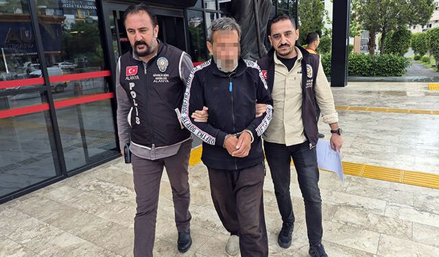 Alanya'da  Cumhurbaşkanına hakaret suçundan tutuklandı