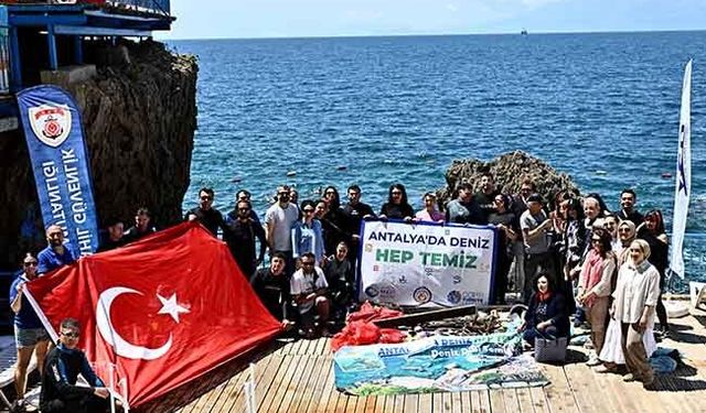 İnciraltı'nda deniz dibi temizliği