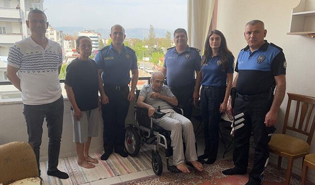 Manavgat'ta emekli polise meslektaş desteği