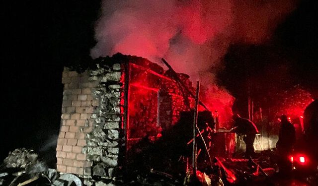 Kumluca'da müstakil ev yangını