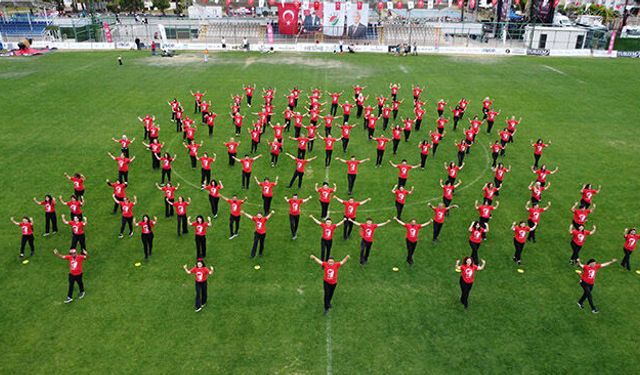 Mimar Sinan Akademi'den 19 Mayıs gösterisi