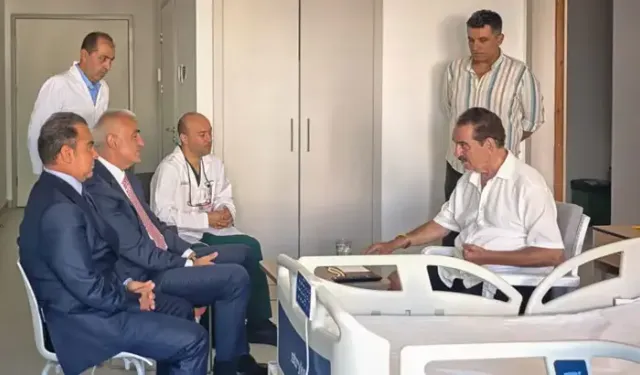 Bakan Ersoy'dan hastanede tedavi gören İbrahim Tatlıses'e ziyaret