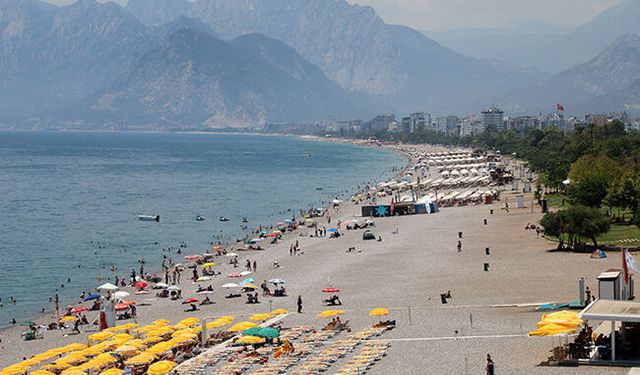 Konyaaltı'nda sıcak hava yoğunluğu