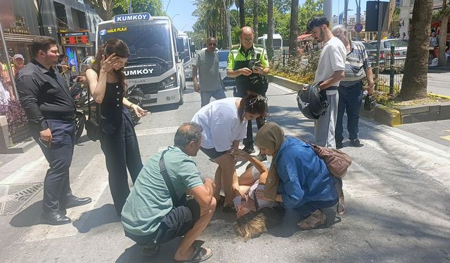 Motosikletin çarptığı Alman kadın turist yaralandı