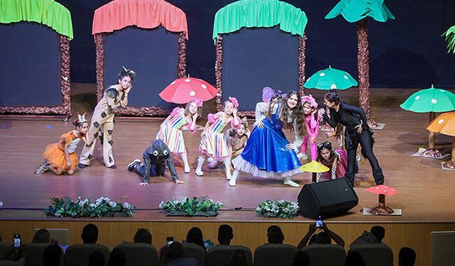 Manavgat'ta "Alis Harikalar Diyarında" sahnelendi