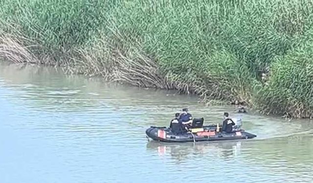 Manavgat'ta çaya düşen 16 yaşındaki çocuk aranıyor