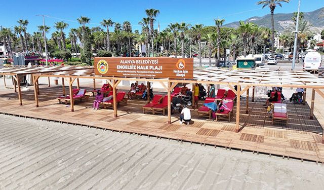Alanya'da vatandaş halk plajını tercih ediyor