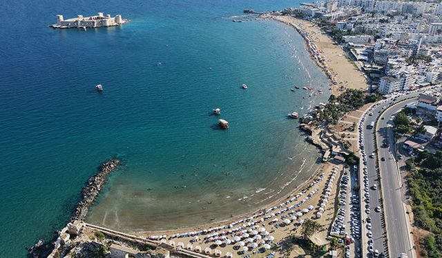 Mersin'de sahiller doldu