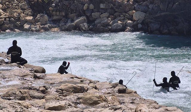Alara Çayı'nda kayıp genci arama çalışmalarında 11'inci gün