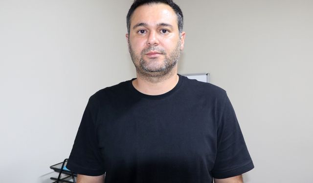 Kekin içindeki nem tutucu maddeyi çikolata sosu zannedip yiyince zehirlendi
