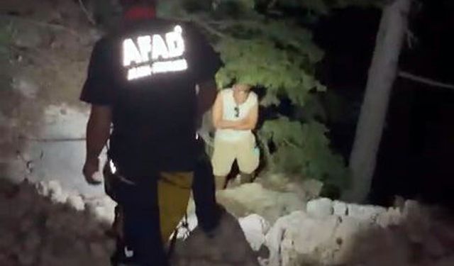Manzara izlemek isterken mahsur kaldı, 8 saatlik operasyonla kurtarıldı