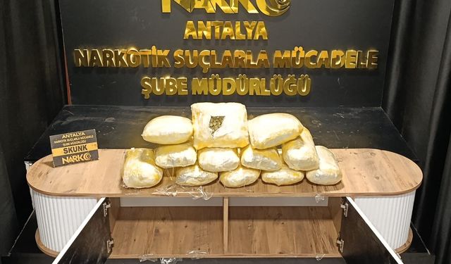 Kargoyla uyuşturucu sevkiyatına polis engeli