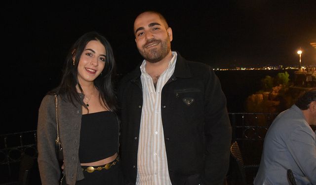 Çiftçi ailesinin Alara'da romantik kutlaması