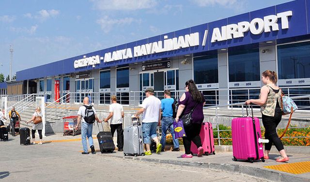 Gazipaşa-Alanya Havalimanı'nda yolcu trafiği yoğunlaşıyor