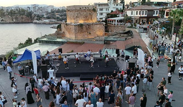 Hıdırlık Kulesi'nde tarih atmosferinde konserler