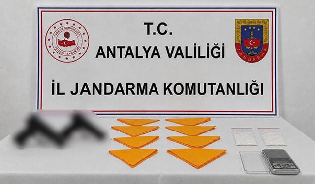 Döşemealtı'nda ikametinde ve aracında yasaklı madde bulunan kişi tutuklandı