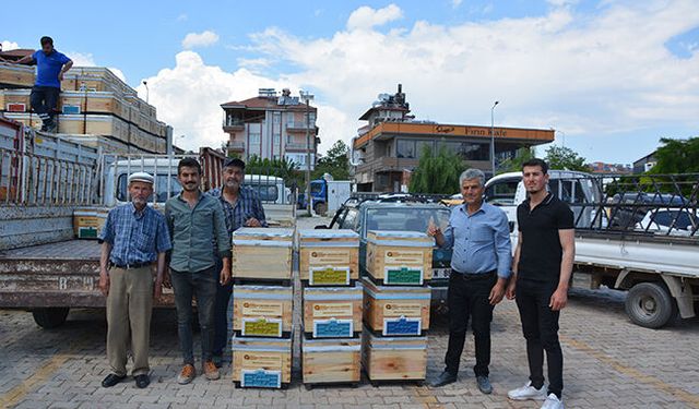 Korkuteli'de kovan dağıtımı