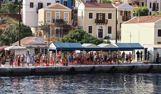Yüzme tutkunları Kaş'ta buluşacak