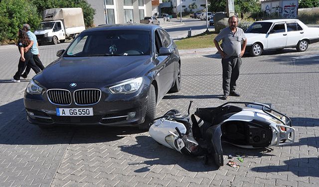 Gazipaşa'da otomobil ve motosiklet çarpıştı