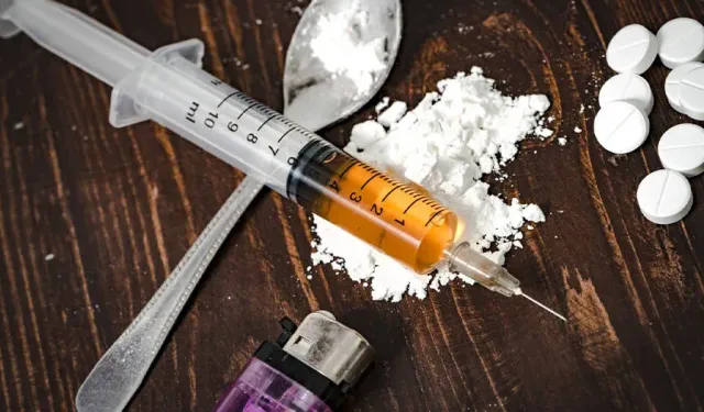 Döşemealtı'nda 34 kilo 200 gram skunk ele geçirildi