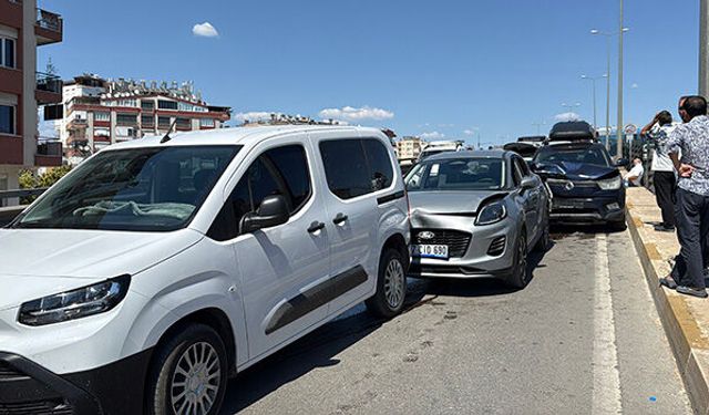 Mevlana Kavşağı'nda zincirleme kaza