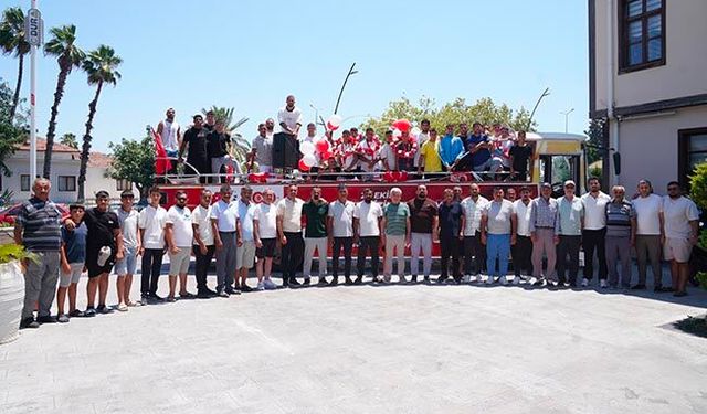 Finike'nin pehlivanlarından Başkan Geyikçi'ye ziyaret