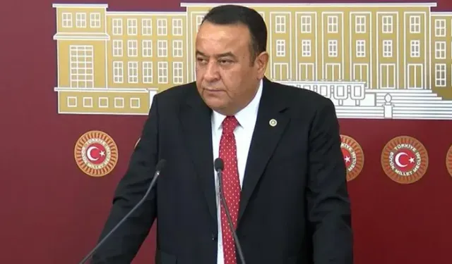 Adnan Beker, CHP'den istifa etti